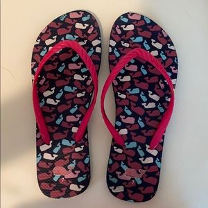 Vineyard vine flip-flops